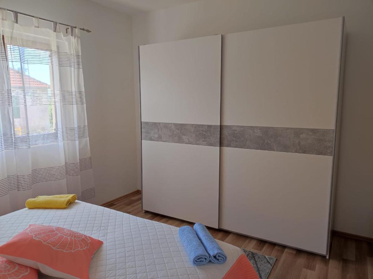 Apartment Mali Duje Puticanje Eksteriør bilde
